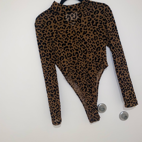 Boohoo velvet leopard highcut bodysuit - Picture 6 of 11